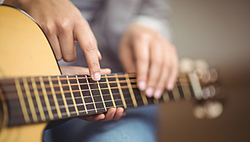 Guitar teacher Lanarca, learn guitar, guitar lesson